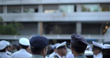 «Ψαλιδισμένα» τα αναδρομικά ενστόλων, ειδικών μισθολογίων