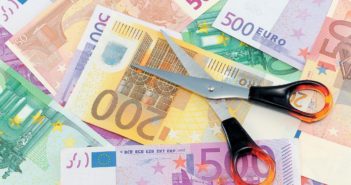 Ανοίγει η πλατφόρμα για τη διαγραφή παλαιών οφειλών – Ποια είναι τα τέσσερα βήματα