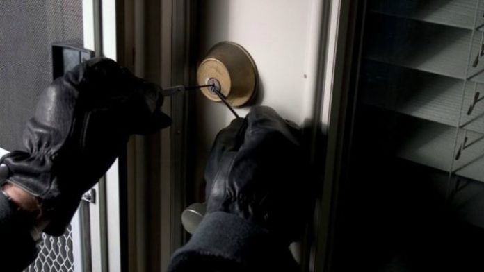 Εξιχνιάσθηκε κλοπή από οικία στην Αλίαρτο - STEREA NEWS