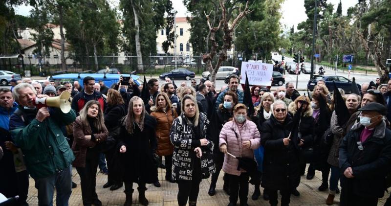 Συγκέντρωση διαμαρτυρίας έξω από το ΥΠΕΝ, για τα αιολικά στη νότια Εύβοια